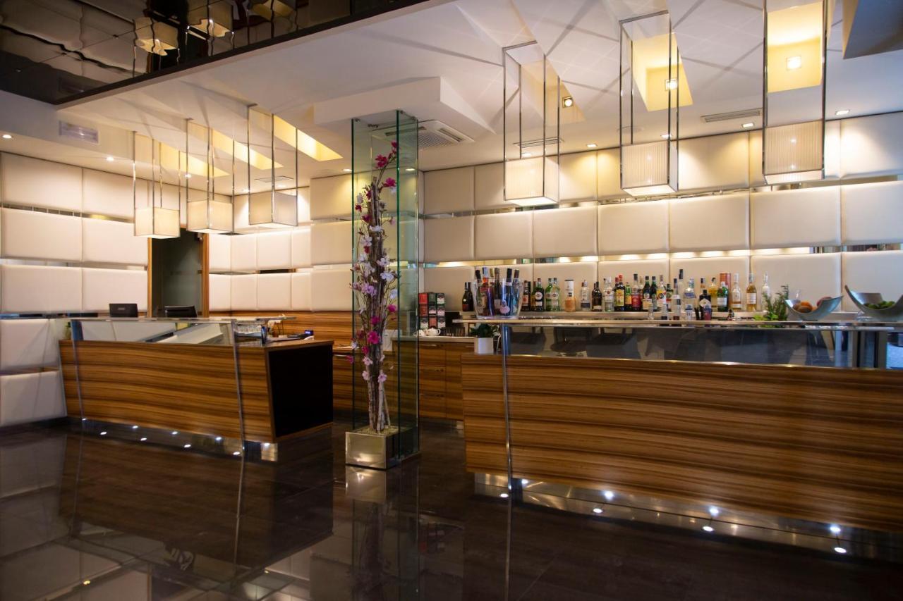 Hotel Antico Borgo Riva del Garda Kültér fotó