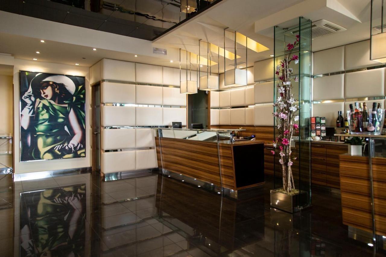 Hotel Antico Borgo Riva del Garda Kültér fotó