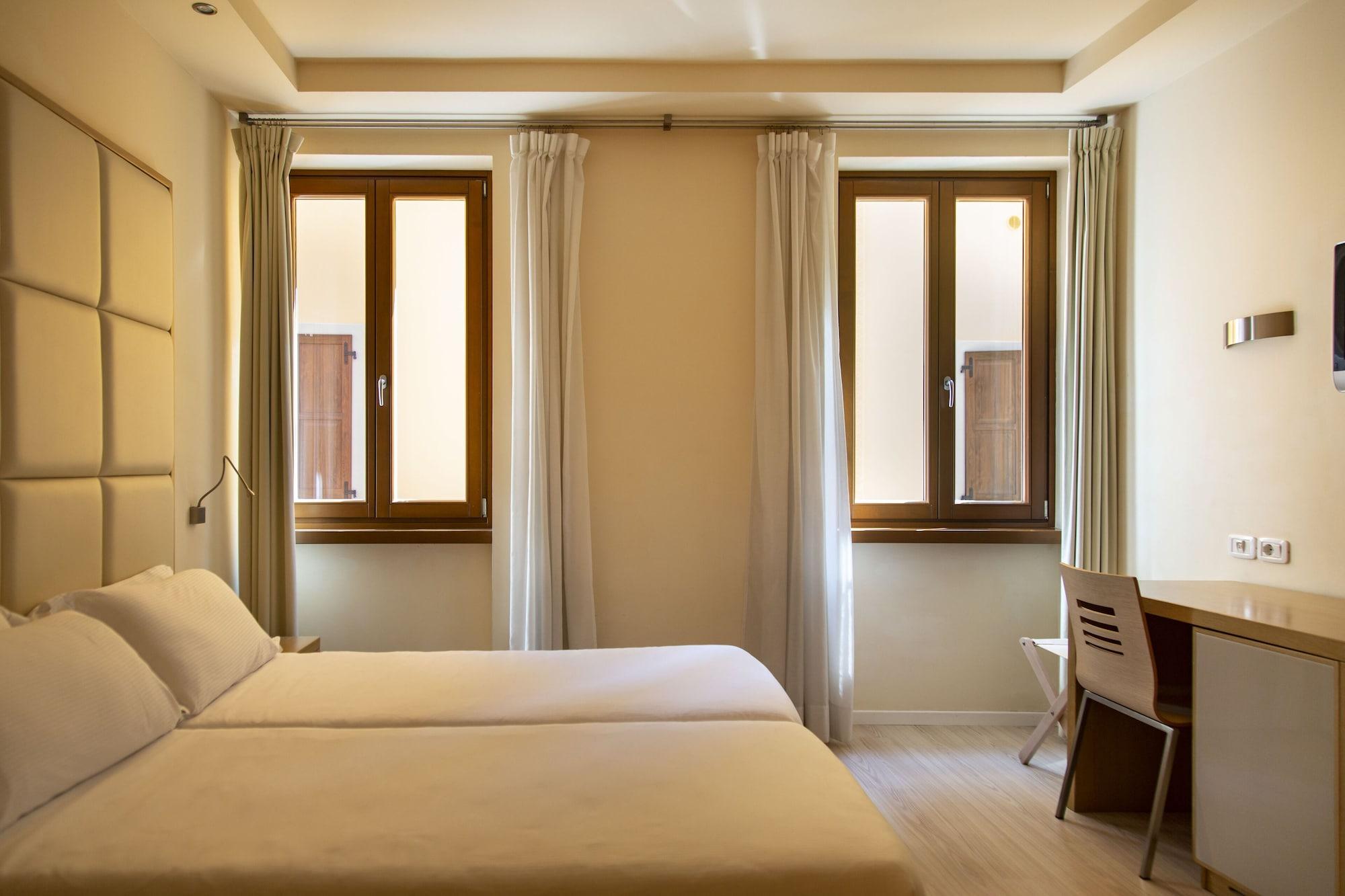 Hotel Antico Borgo Riva del Garda Kültér fotó