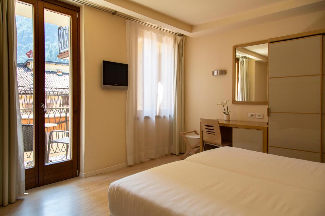 Hotel Antico Borgo Riva del Garda Szoba fotó