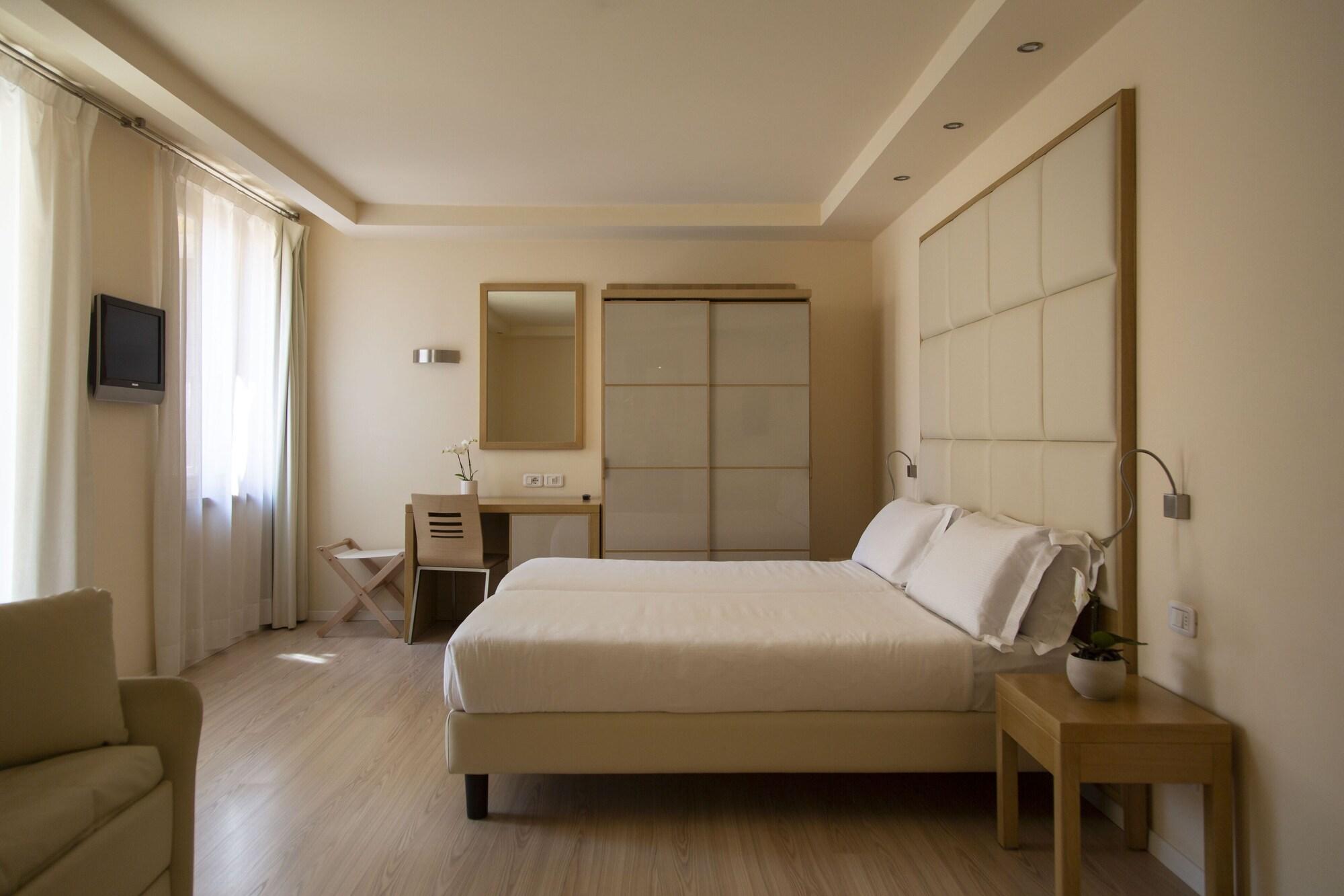 Hotel Antico Borgo Riva del Garda Kültér fotó