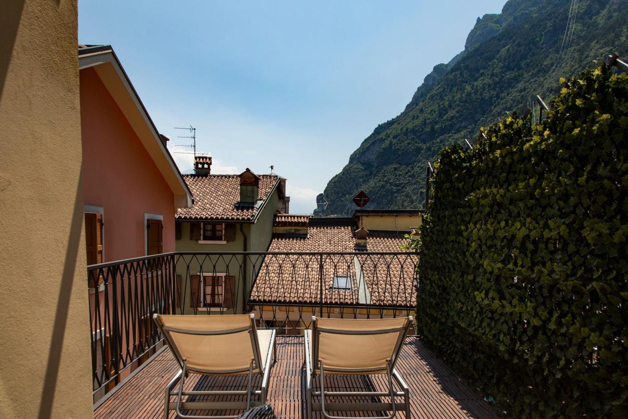Hotel Antico Borgo Riva del Garda Szoba fotó