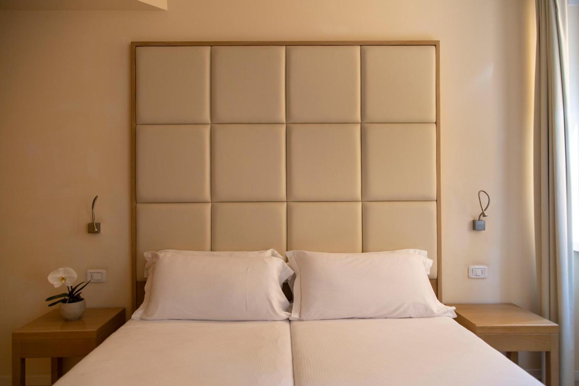 Hotel Antico Borgo Riva del Garda Szoba fotó
