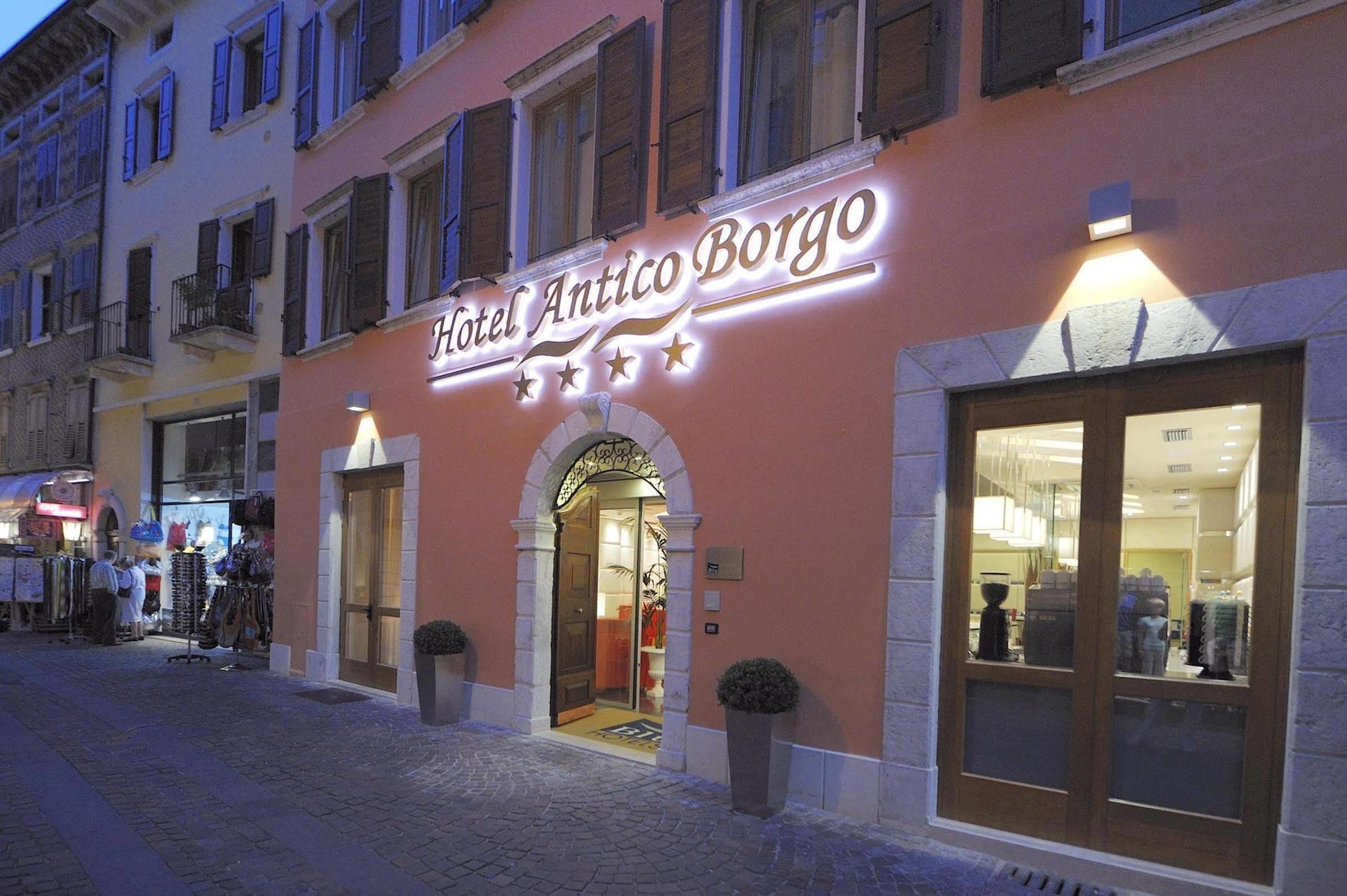 Hotel Antico Borgo Riva del Garda Kültér fotó