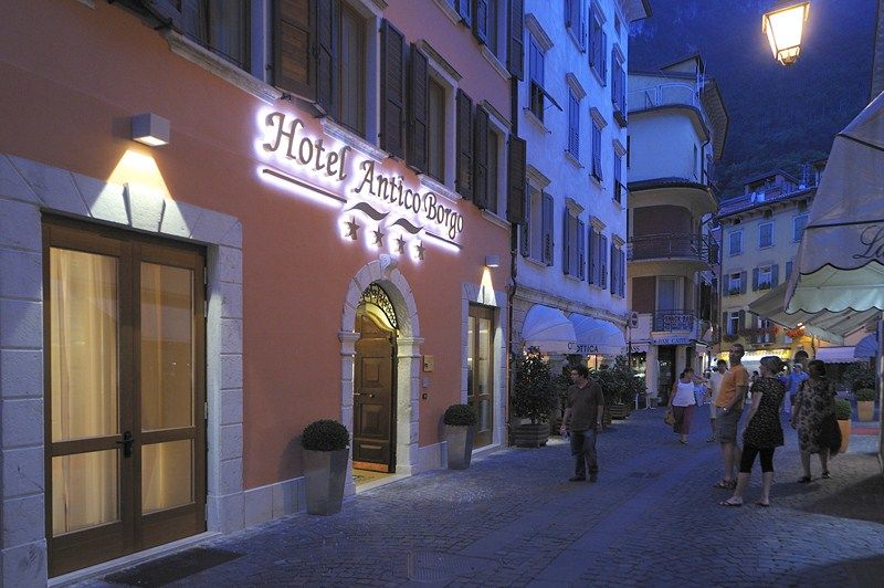 Hotel Antico Borgo Riva del Garda Kültér fotó